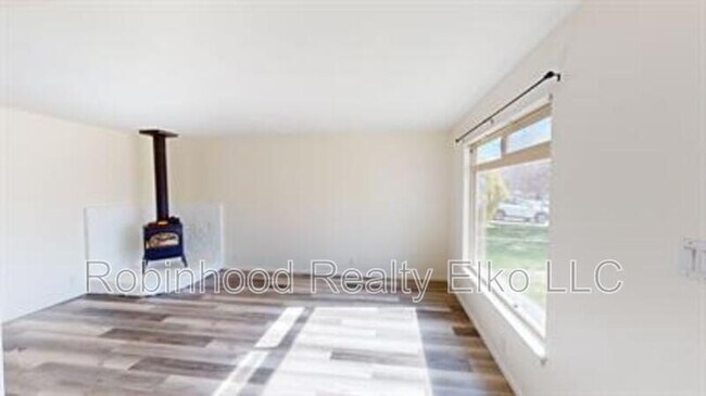 301 Walnut St in Elko, NV - Building Photo - Building Photo