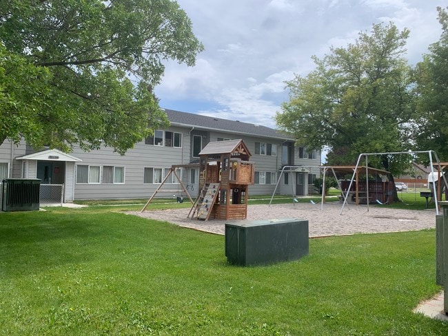 Beaverhead Villas Apartments in Dillon, MT - Foto de edificio - Building Photo