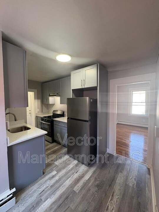 1160 Dixwell Ave in Hamden, CT - Building Photo