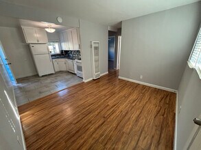 2010 Blossom Ln in Redondo Beach, CA - Foto de edificio - Building Photo