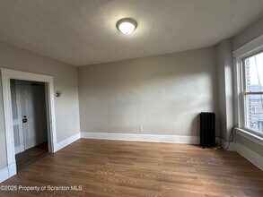 568 Main St in Edwardsville, PA - Building Photo - Building Photo