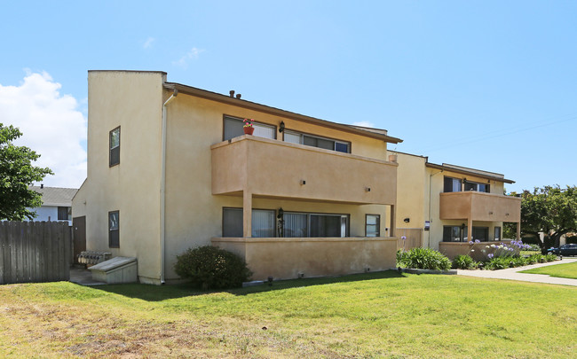 Barnes Manor in Oceanside, CA - Building Photo - Building Photo