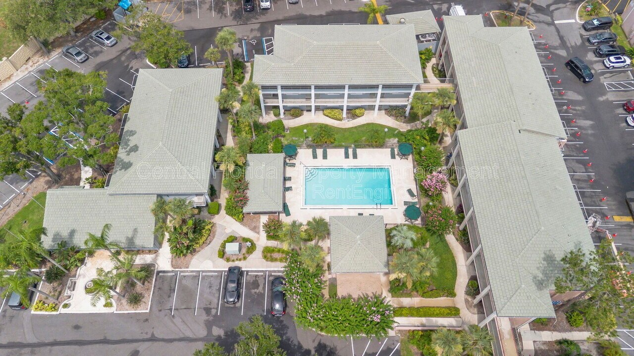 123 Blue Pointe Way in Altamonte Springs, FL - Building Photo