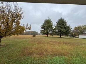 4165 Hawkins Dr in Westmoreland, TN - Building Photo - Building Photo