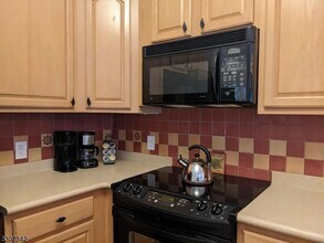 3-13 Maple Cres in Vernon, NJ - Building Photo - Building Photo