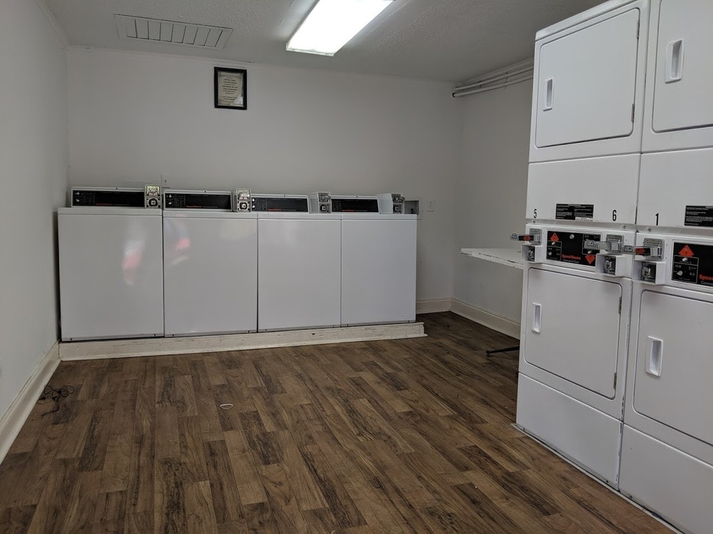 Poplar Springs Apartments in College Park, GA