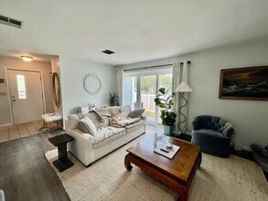 92 Limewood Ave in Branford, CT - Building Photo - Building Photo