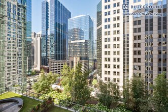 210 N Wells St in Chicago, IL - Foto de edificio - Building Photo