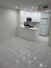 2154 W 60th St in Hialeah, FL - Building Photo - Building Photo