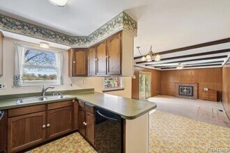 33843 Richard O Dr in Sterling Heights, MI - Building Photo - Building Photo