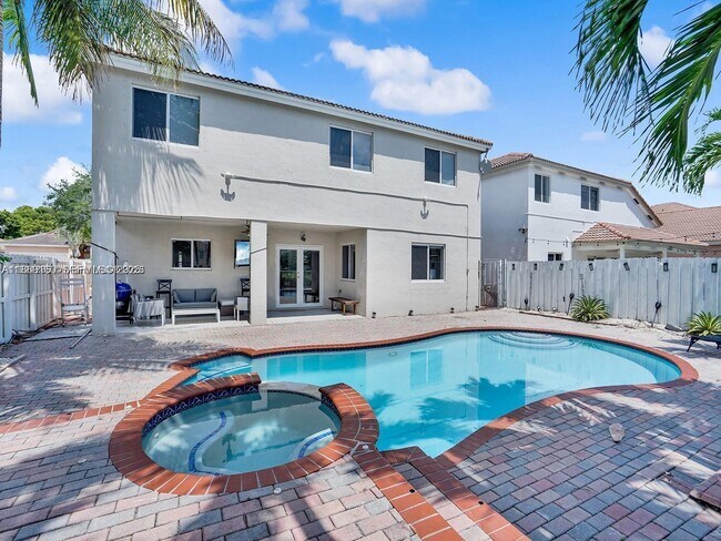 5343 NW 111th Ct in Doral, FL - Building Photo - Building Photo