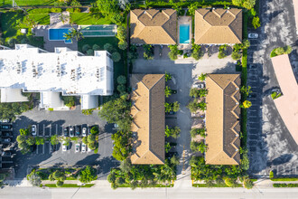 Bridgewater Villas in Pompano Beach, FL - Building Photo - Building Photo