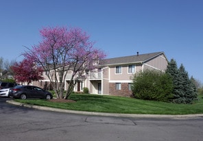 The Lodge at Trails Edge in Indianapolis, IN - Building Photo