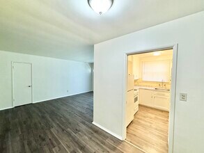 131 1/2 Normandie Ave in Los Angeles, CA - Building Photo - Building Photo