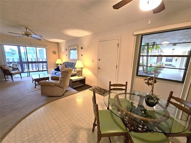 72 Boundary Blvd in Rotonda West, FL - Building Photo - Building Photo