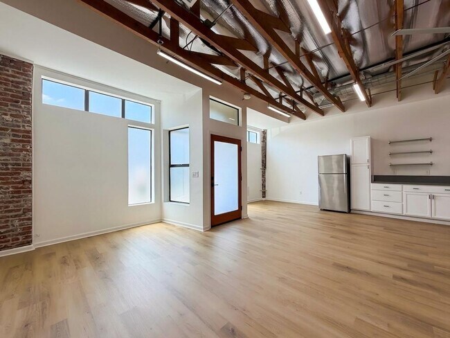 1425 W 24th St in Los Angeles, CA - Building Photo - Building Photo