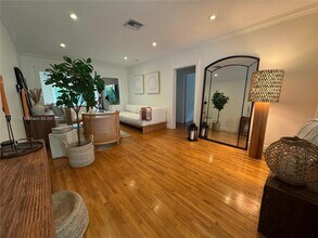 639 Bird Rd in Coral Gables, FL - Building Photo - Building Photo