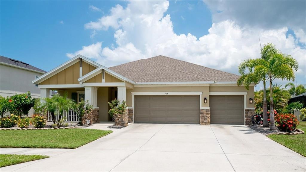 5738 Hydrangea Cir in Sarasota, FL - Building Photo