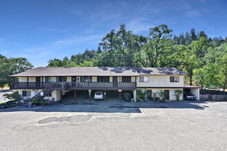 2100 S Dora St in Ukiah, CA - Building Photo - Building Photo