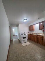 2820 Collingwood Blvd in Toledo, OH - Building Photo