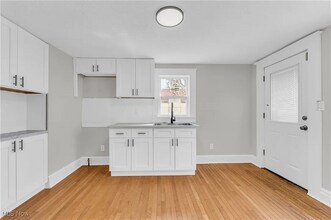 1244 W 69th St in Cleveland, OH - Foto de edificio - Building Photo