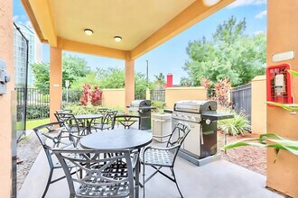 7601-7601 Canada Ave in Orlando, FL - Building Photo - Building Photo