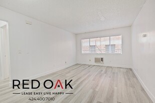 256 S Rampart Blvd in Los Angeles, CA - Building Photo