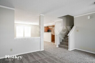 10817 Zimmerman Ln, Unit 155 in Indianapolis, IN - Foto de edificio - Building Photo