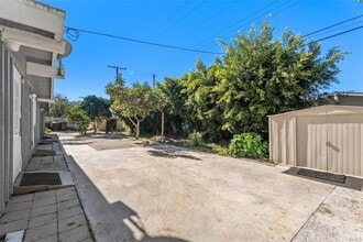 115 S Gilbert St in Anaheim, CA - Foto de edificio - Building Photo