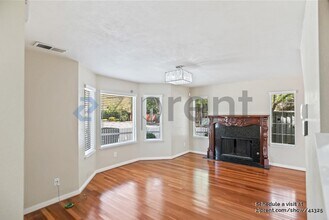 35685 Terrace Dr in Fremont, CA - Foto de edificio - Building Photo