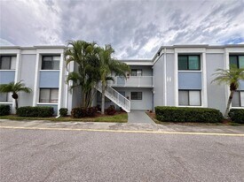 5310 26th St W in Bradenton, FL - Building Photo