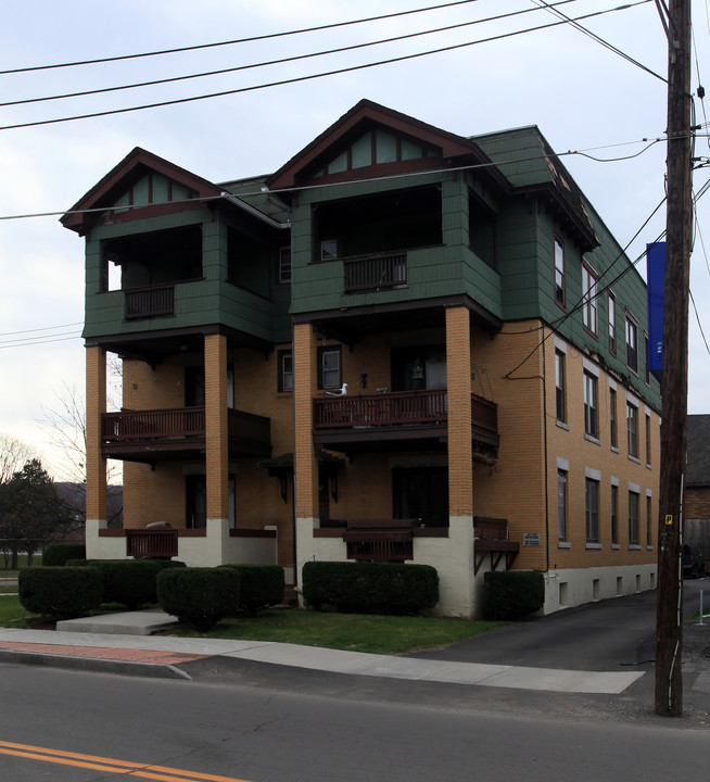 226 Court St in Binghamton, NY - Building Photo