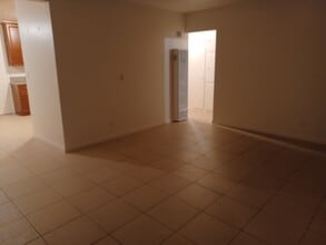 231 Albert Pl in Costa Mesa, CA - Foto de edificio - Building Photo
