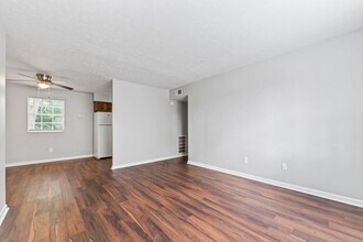 12511 E Orell Rd in Louisville, KY - Building Photo - Building Photo