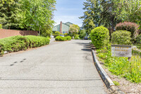 Ambaum Square in Seattle, WA - Building Photo - Building Photo