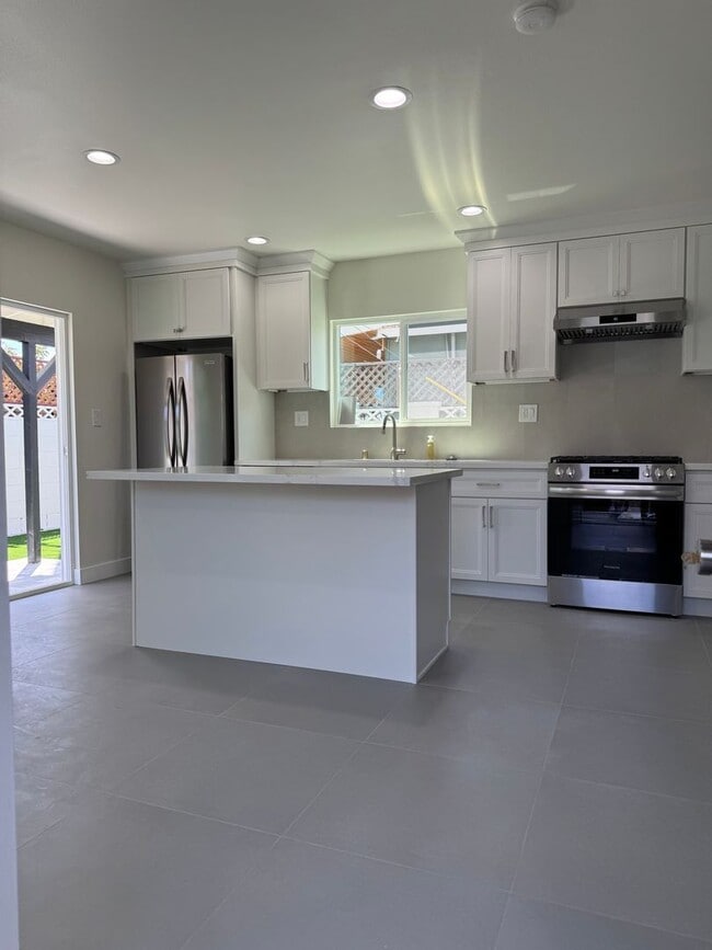 property at 1005 N Grand St