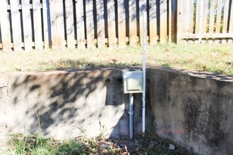 1911 Gastonia Rd in Southport, NC - Foto de edificio - Building Photo