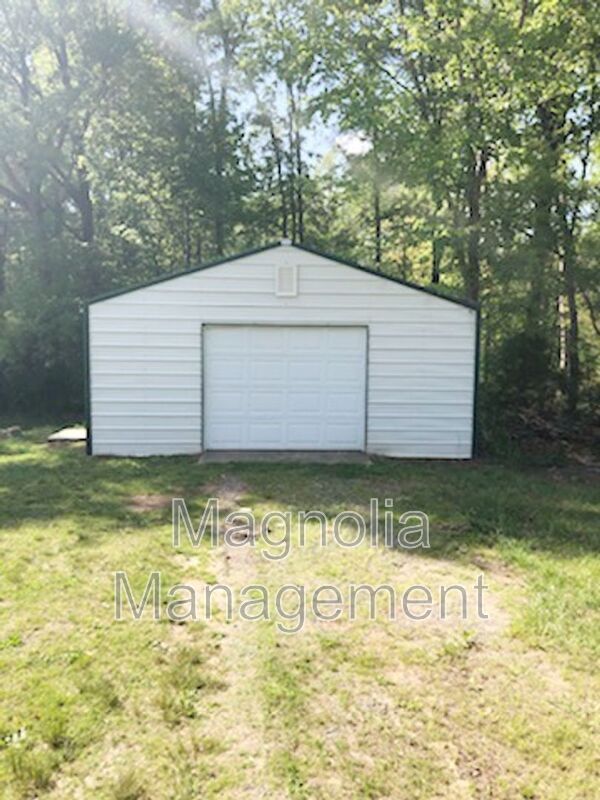 2621 Daniel Farm Rd in Oxford, NC - Foto de edificio - Building Photo