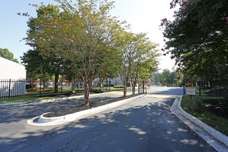 Oak Park at Nations Ford in Charlotte, NC - Building Photo - Building Photo