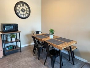 5023 James Hill Rd in Regina, SK - Building Photo - Building Photo
