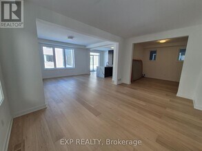 805 Pearly Everlasting Crois. in Ottawa, ON - Building Photo - Building Photo