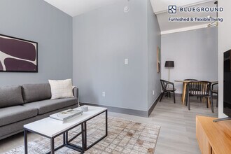161 W 54th St in New York, NY - Building Photo - Building Photo