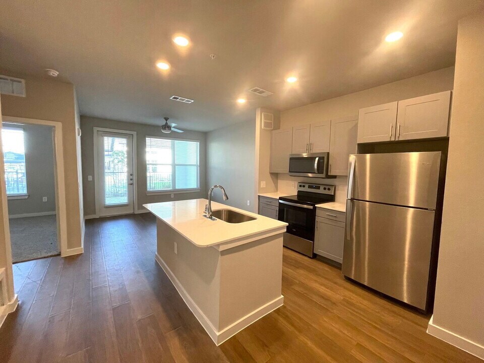 3845 Frontier Pkwy in Aubrey, TX - Foto de edificio