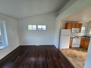 2508 Green Ave in Bristol, PA - Building Photo - Building Photo