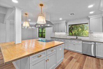 128 Schooner in Livingston, TX - Building Photo - Building Photo