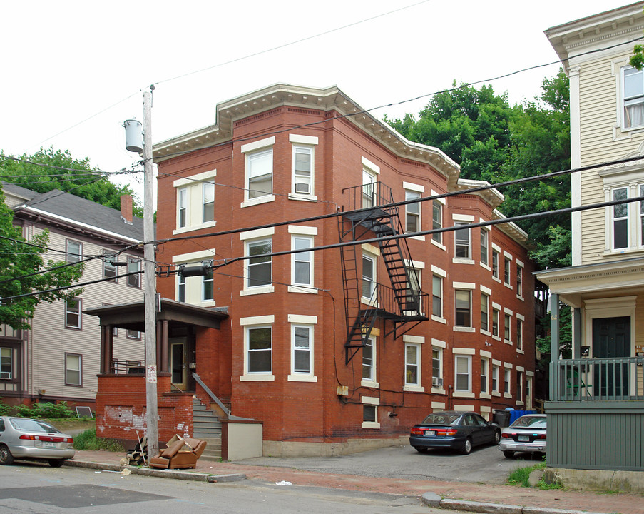 60 Grant St in Portland, ME - Foto de edificio