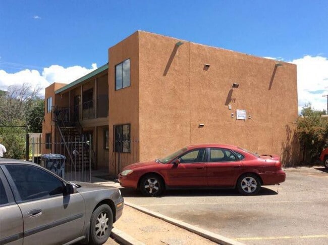 312 Grove St NE in Albuquerque, NM - Building Photo - Building Photo