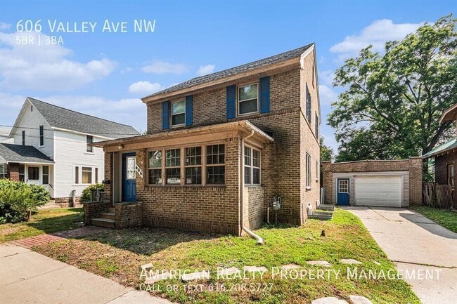 property at 606 Valley Ave NW