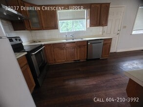 32037 Debreen Crescent in Abbotsford, BC - Building Photo - Building Photo