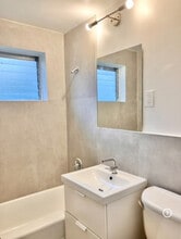 2538 SW 11th St, Unit #2 in Miami, FL - Foto de edificio - Building Photo